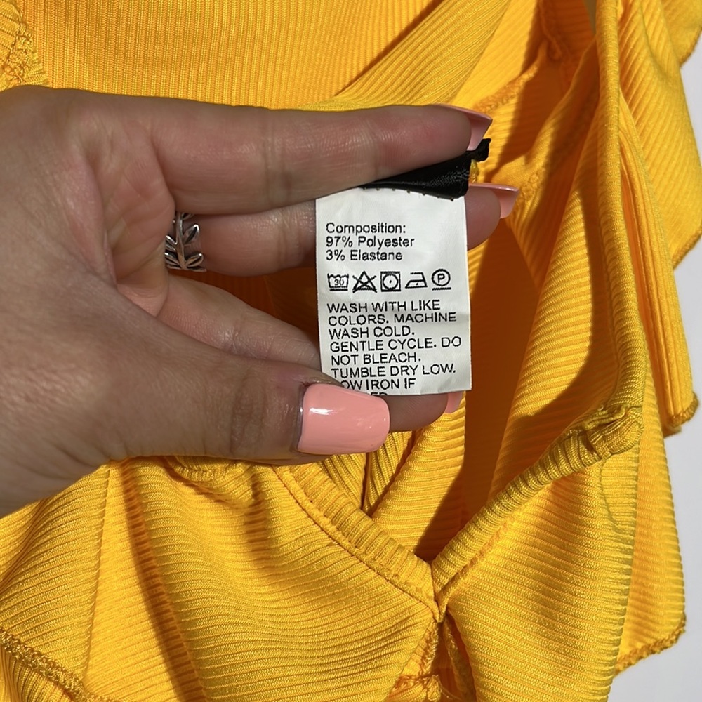 Shein Yellow Ruffle Ribbed Bodysuit Size M - Picture 7 of 7